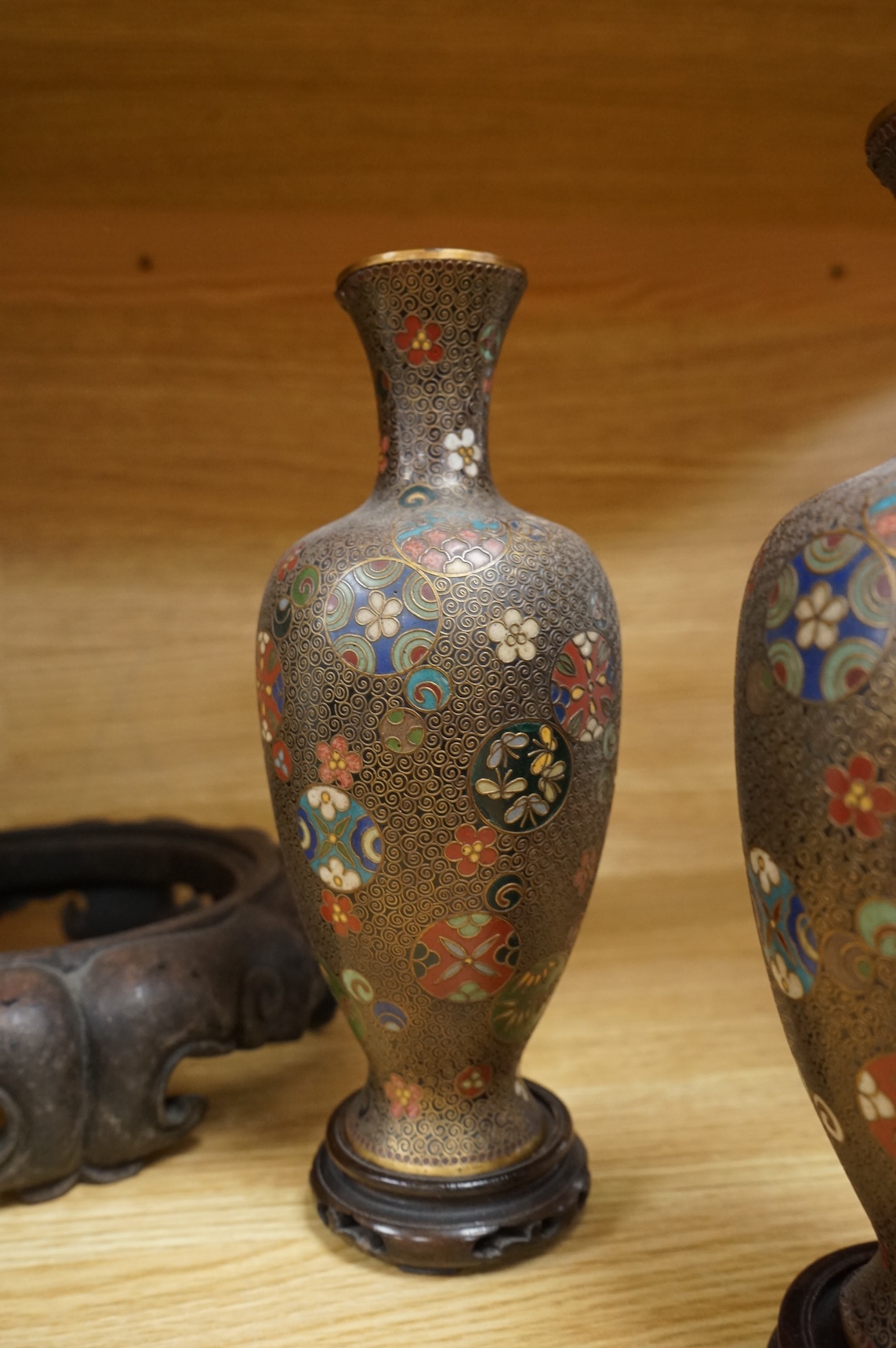 A Korean jar, a pair of Japanese cloisonné vases on stands and other items, largest 23cm high
